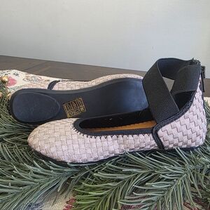 bernie mev. Girl's Monica Ballet Flats in Nude Metallic